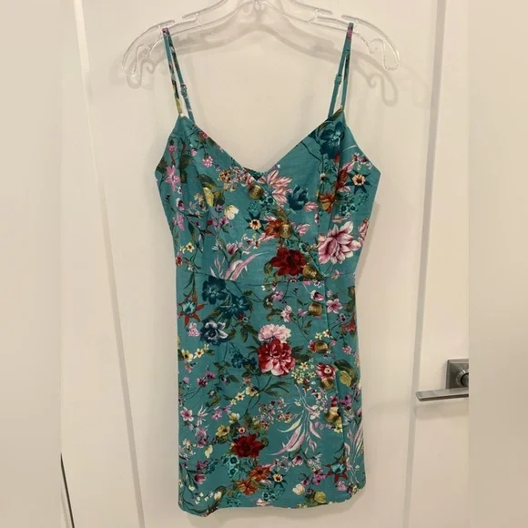 Lush Floral Linen Blend Mini Dress Size Medium - Picture 2 of 9